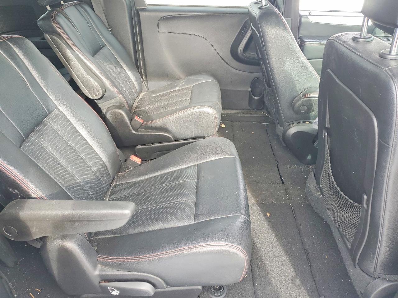 2016 Dodge Grand Caravan R/T - zdjęcie 11