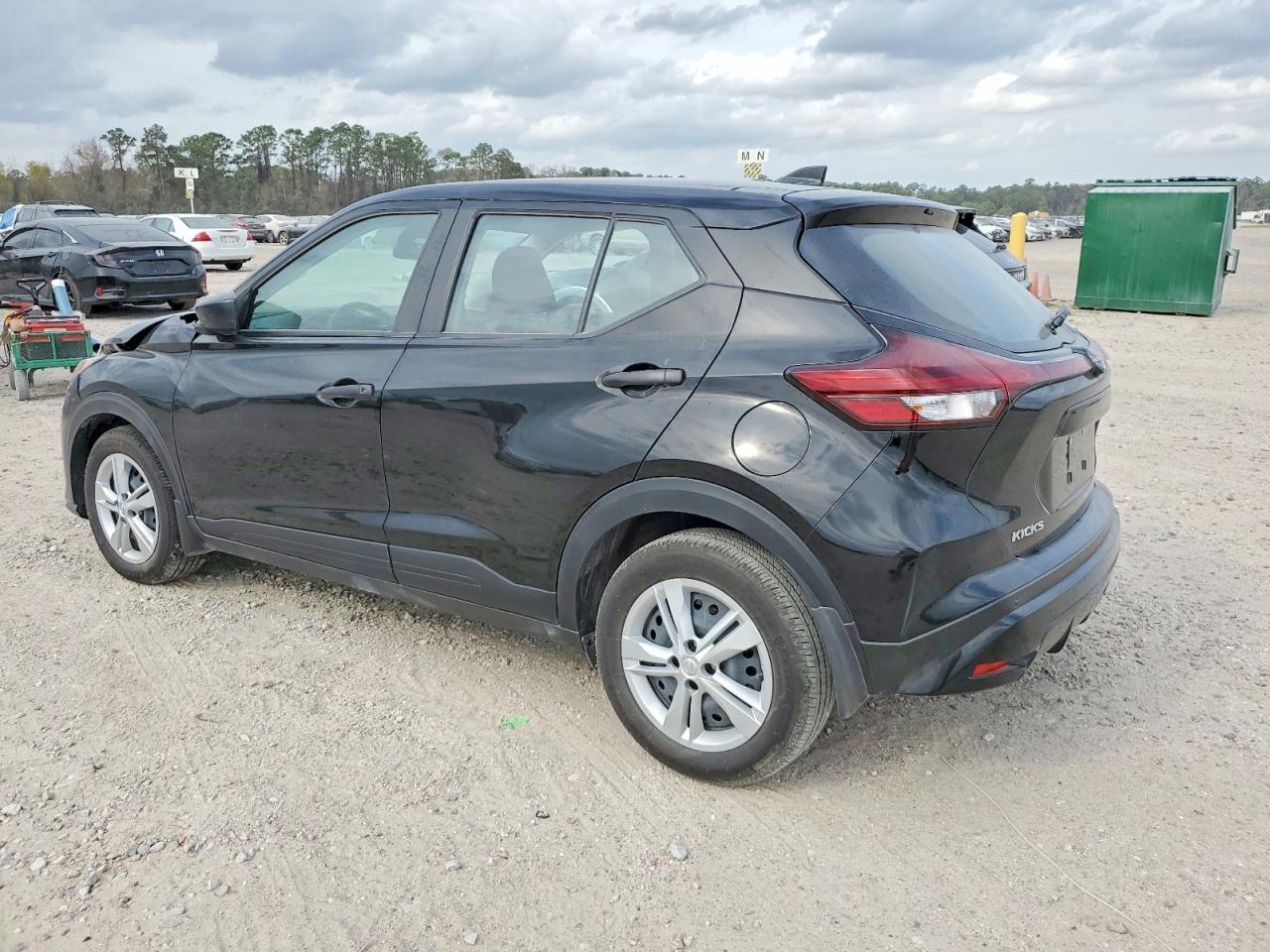 2025 Nissan Kicks Play S - zdjęcie 2