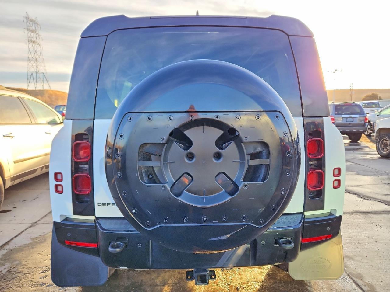 2025 Land Rover Defender 110 X-Dynamic Se - zdjęcie 6