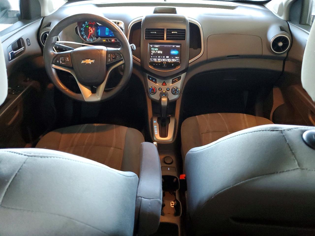 2015 Chevrolet Sonic Lt - zdjęcie 8