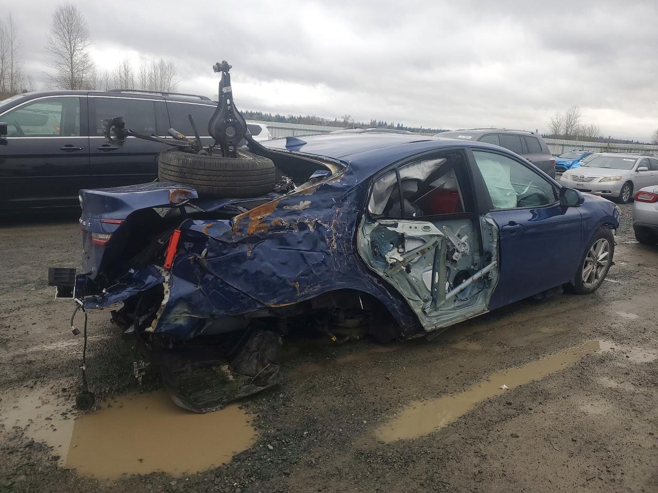 2025 Toyota Camry Le - zdjęcie 3