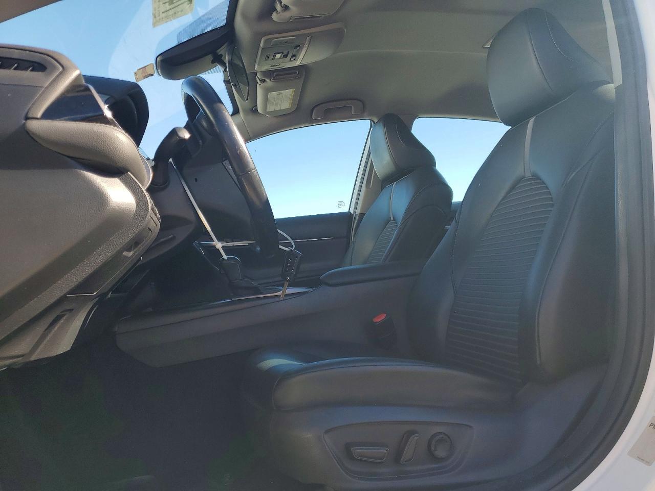 2022 Toyota Camry Se - zdjęcie 7