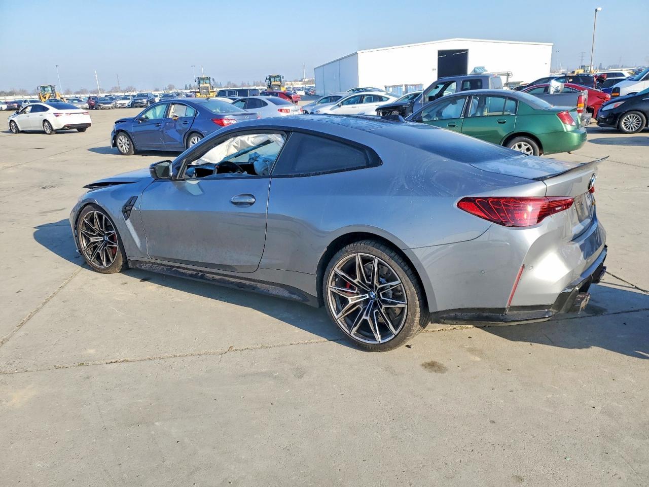 2025 BMW M4 Competition - zdjęcie 2