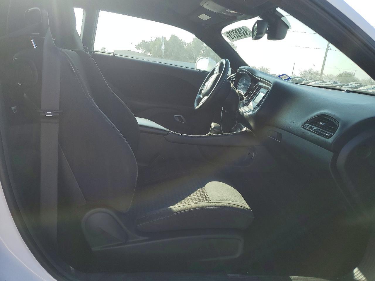 2015 Dodge Challenger Sxt - zdjęcie 10