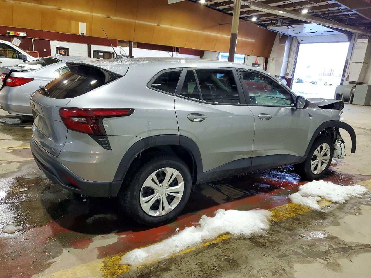 2024 Chevrolet Trax Ls - zdjęcie 3