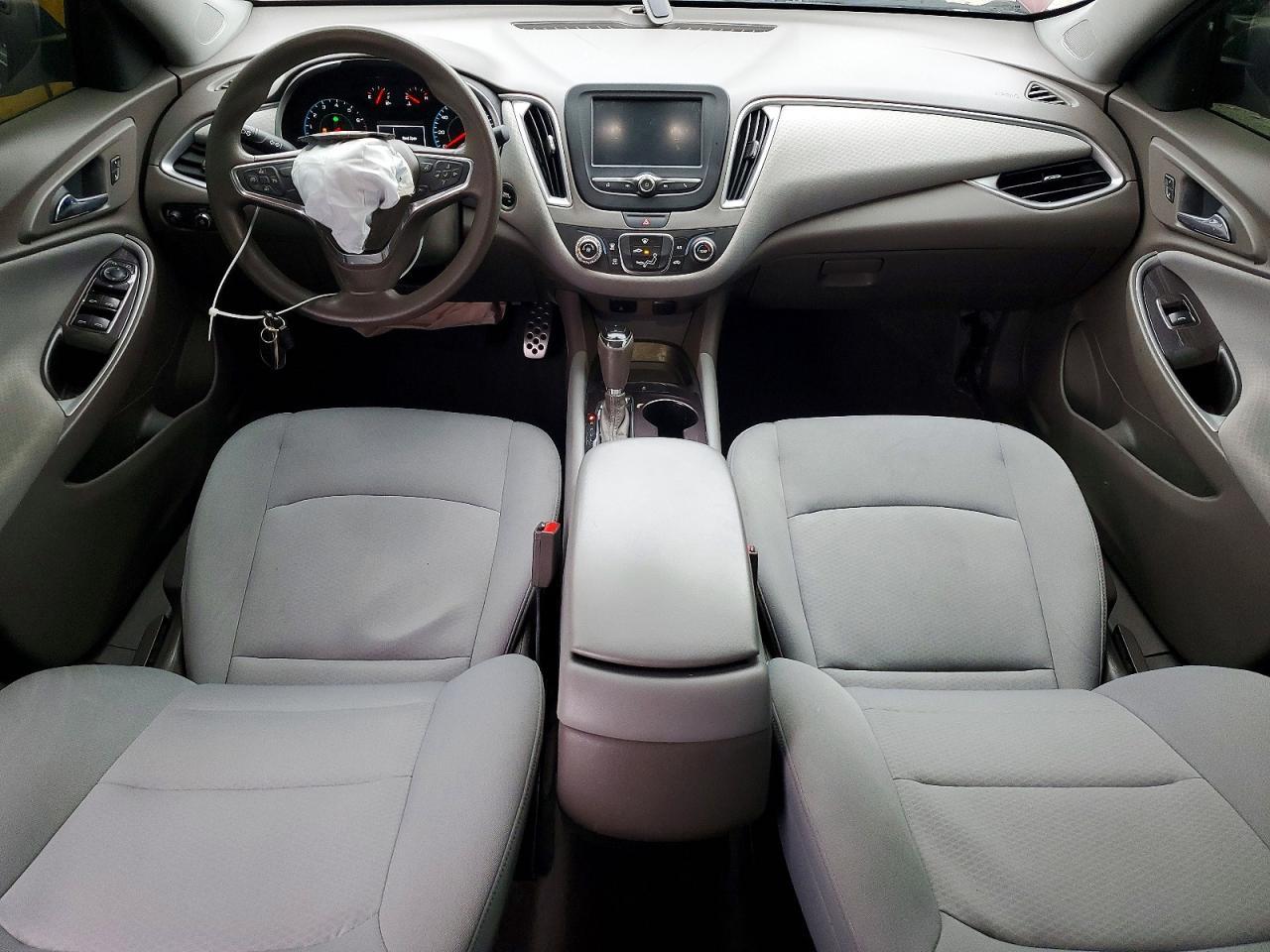 2016 Chevrolet Malibu Ls - zdjęcie 8