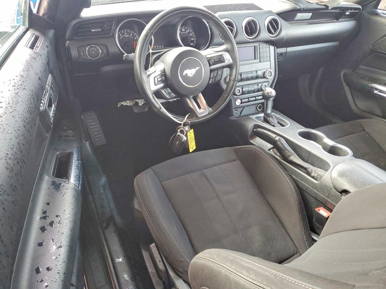 2021 Ford Mustang - zdjęcie 8