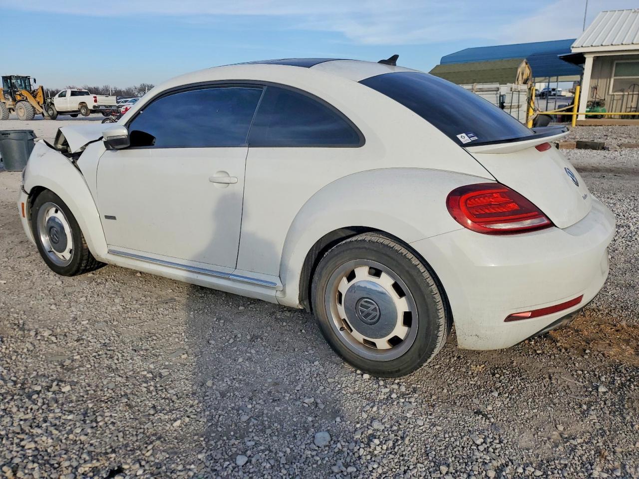2018 Volkswagen Beetle S - zdjęcie 2