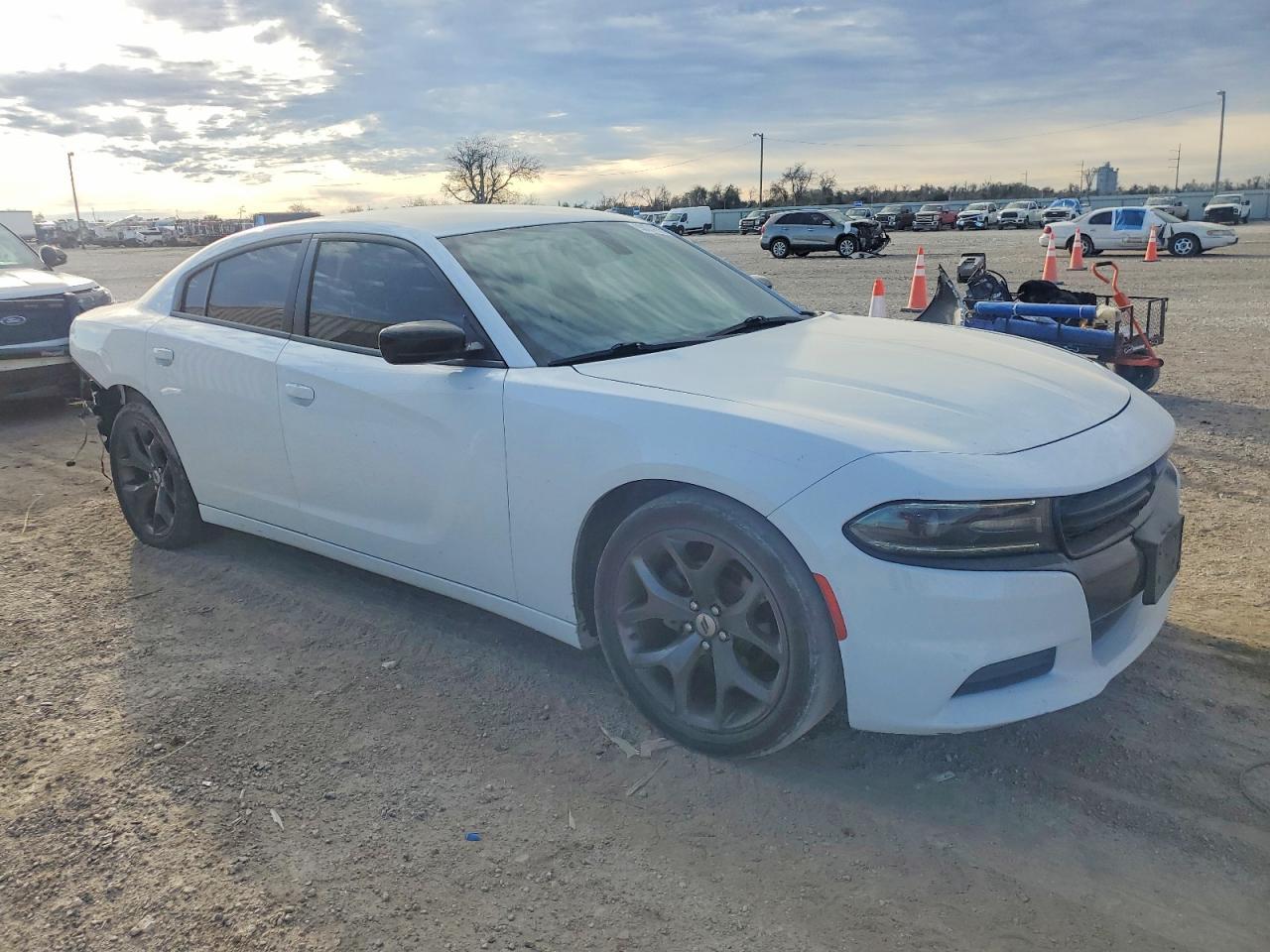 2019 Dodge Charger Sxt - zdjęcie 4