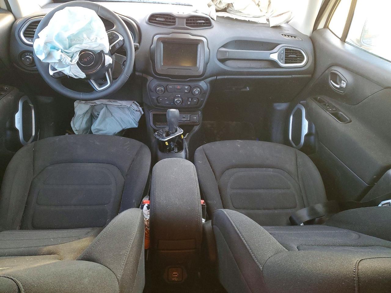 2021 Jeep Renegade Latitude - zdjęcie 8