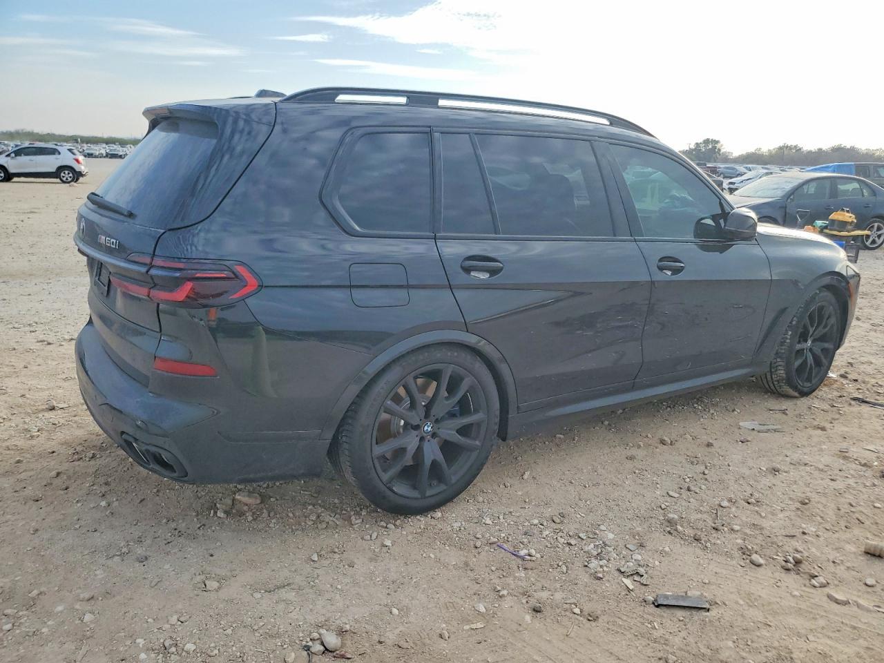 2026 BMW X7 M60I - zdjęcie 3