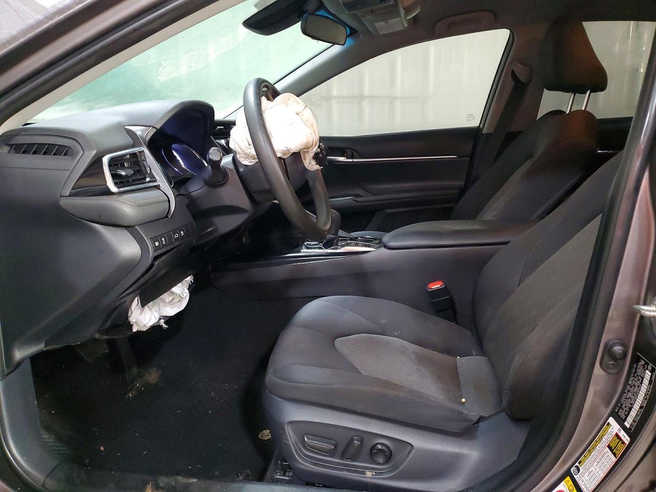 2018 Toyota Camry Le - zdjęcie 7