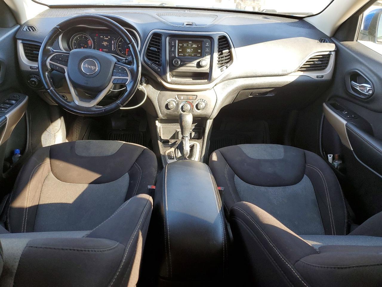 2018 Jeep Cherokee Latitude - zdjęcie 8