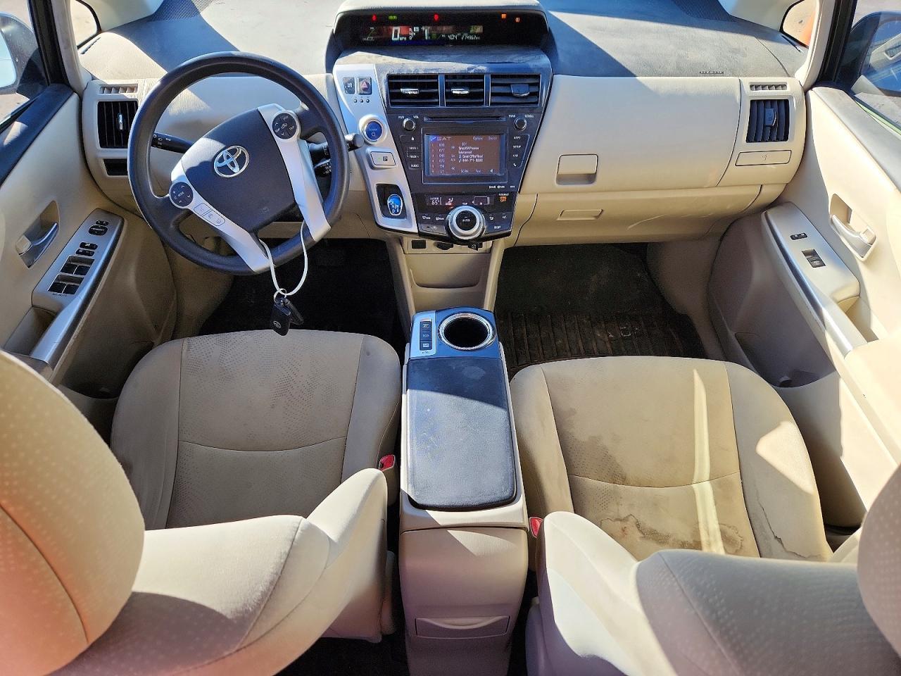 2013 Toyota Prius V - zdjęcie 8