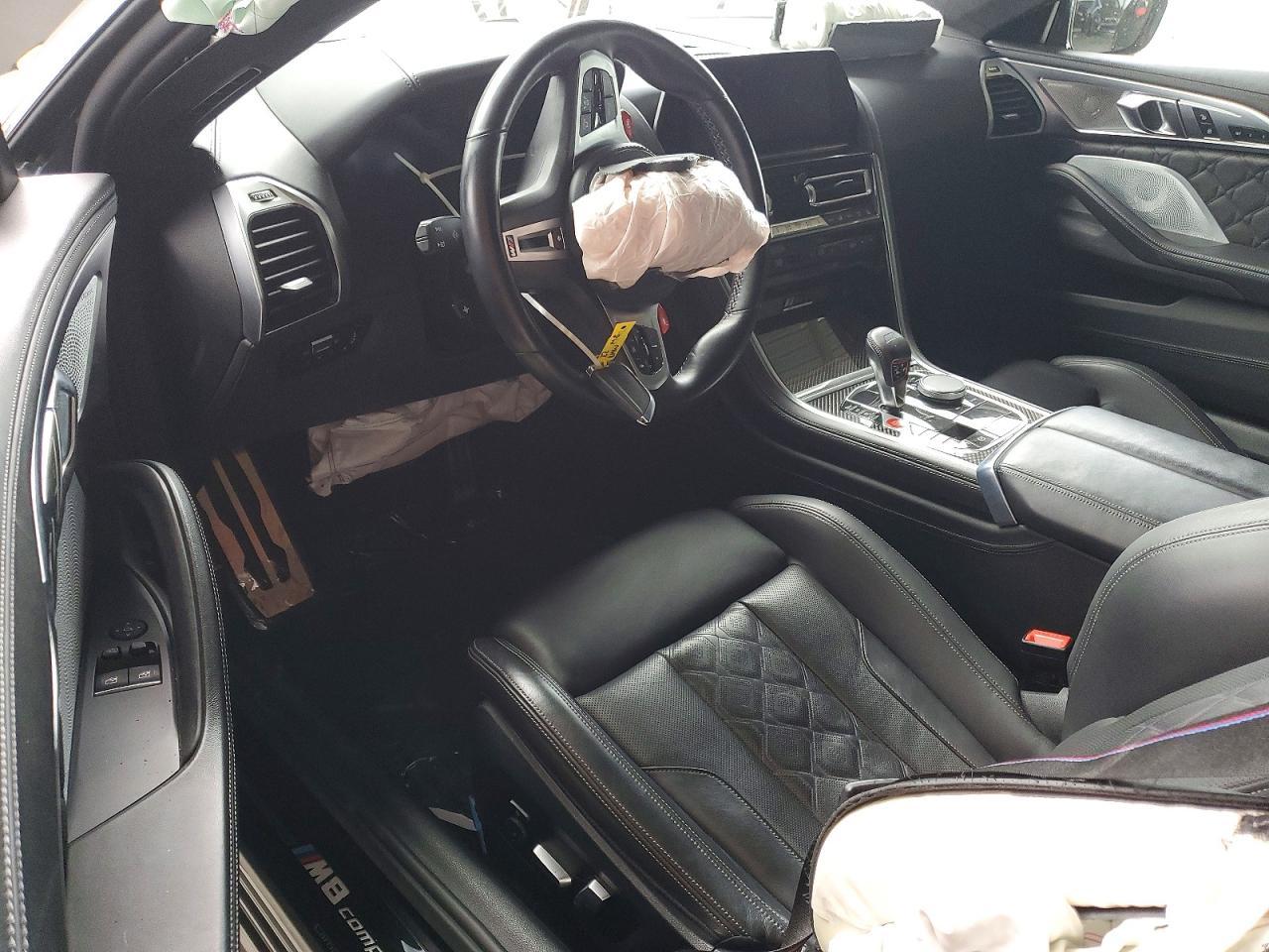 2022 BMW M8 - zdjęcie 8