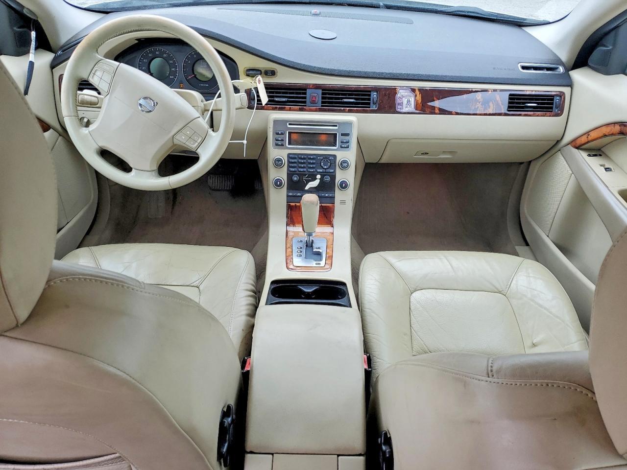 2017 Volvo V70 3.2 - zdjęcie 8