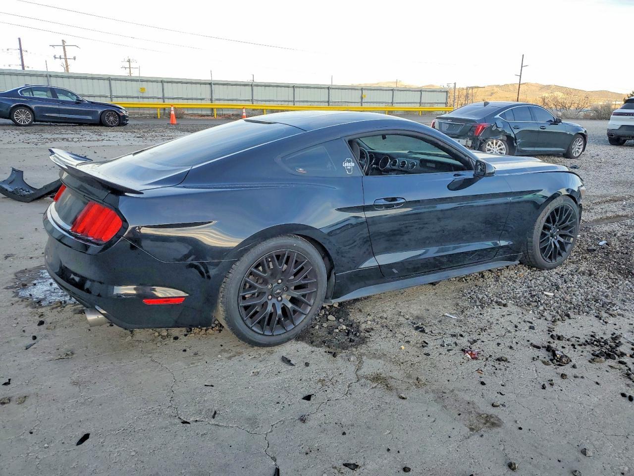 2015 Ford Mustang - zdjęcie 3