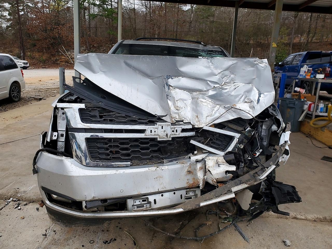 2015 Chevrolet Suburban C1500 Lt - zdjęcie 5