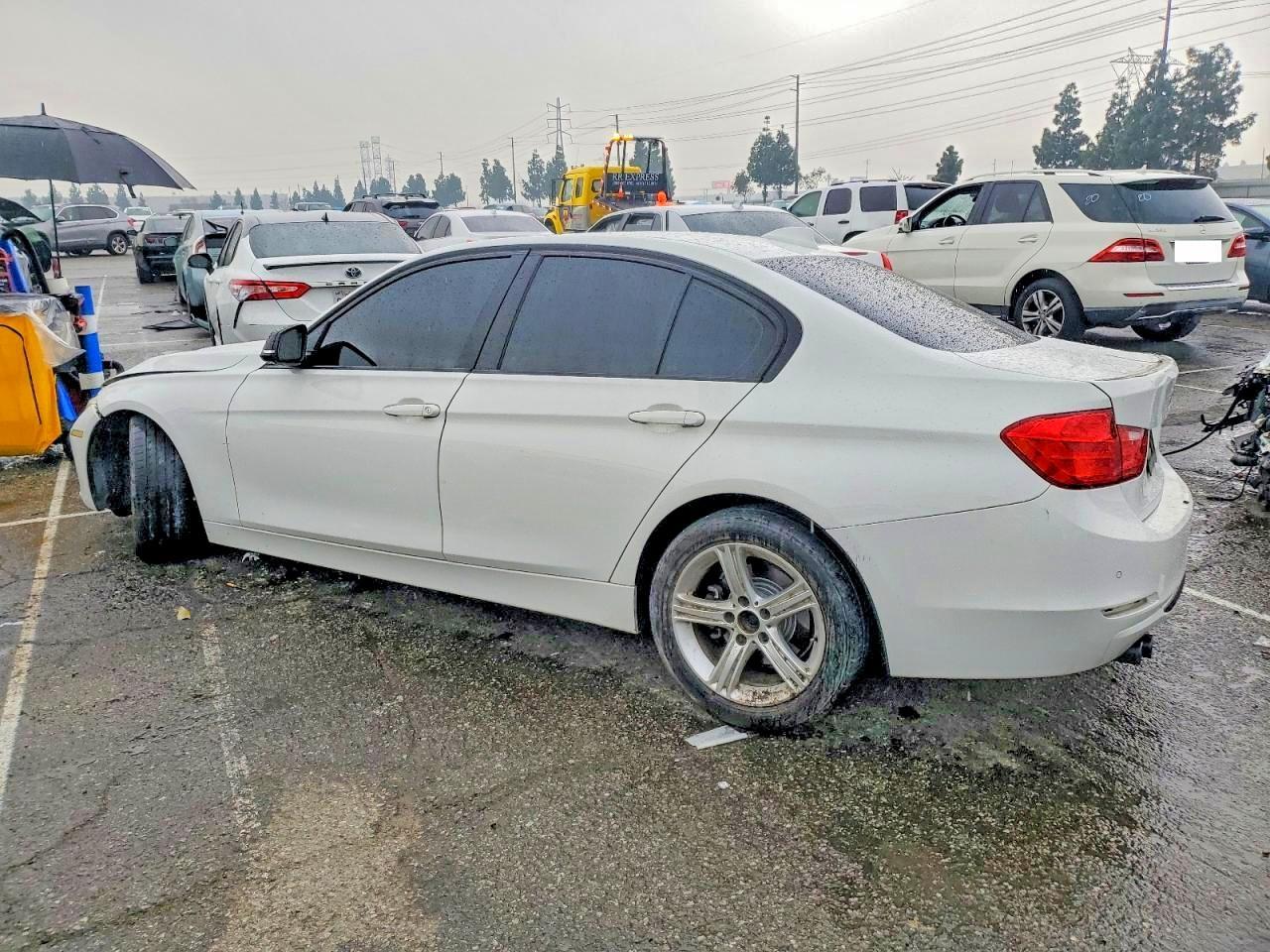 2014 BMW 328 I - zdjęcie 2