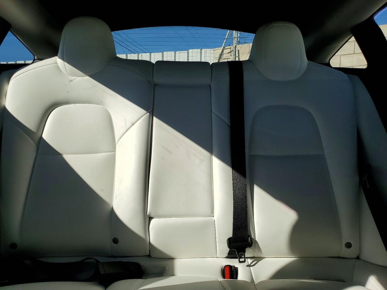 2020 Tesla Model 3 - zdjęcie 10