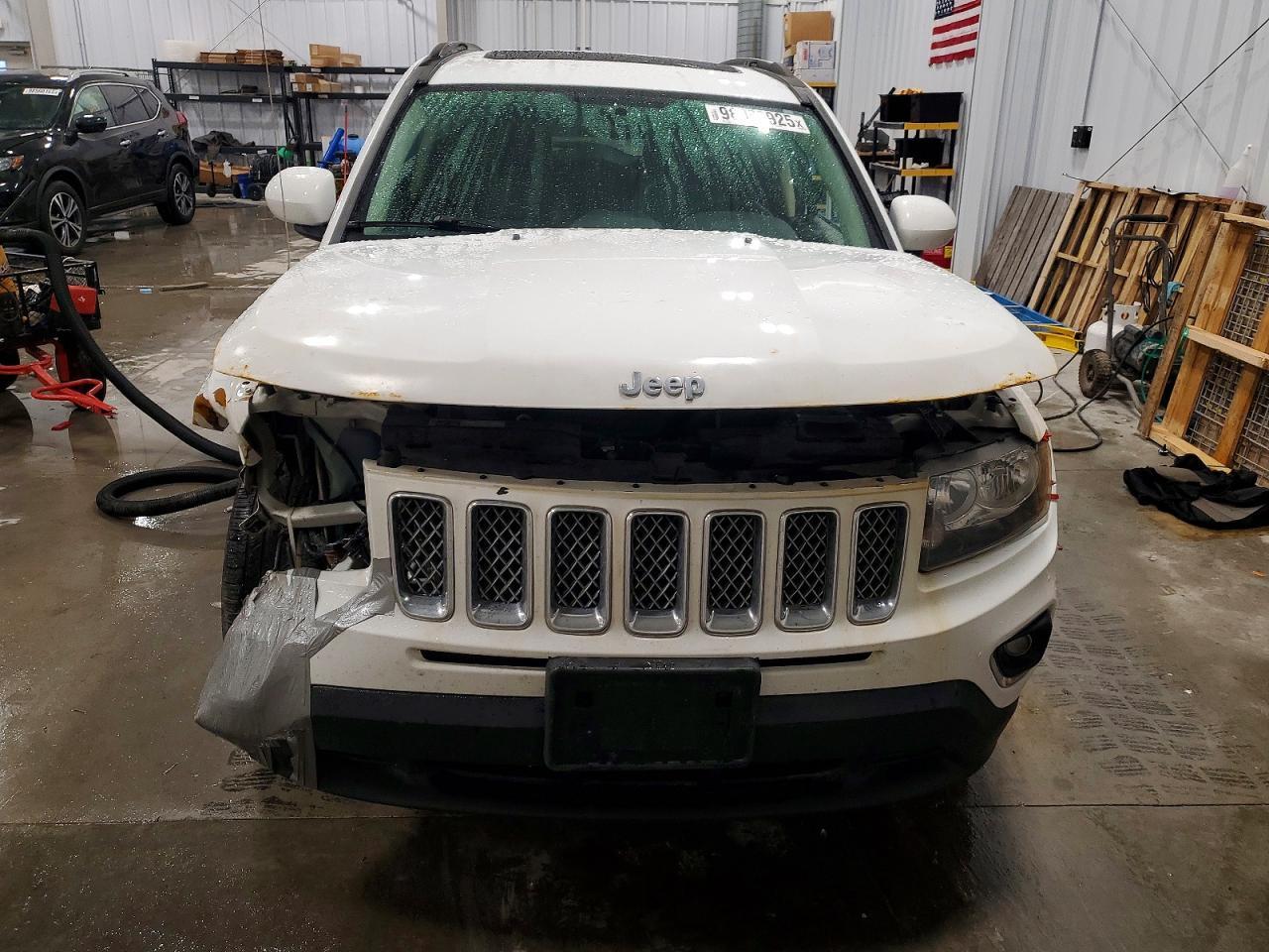 2016 Jeep Compass Latitude - zdjęcie 5