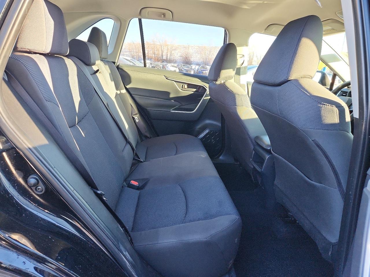 2019 Toyota Rav4 Le - zdjęcie 11