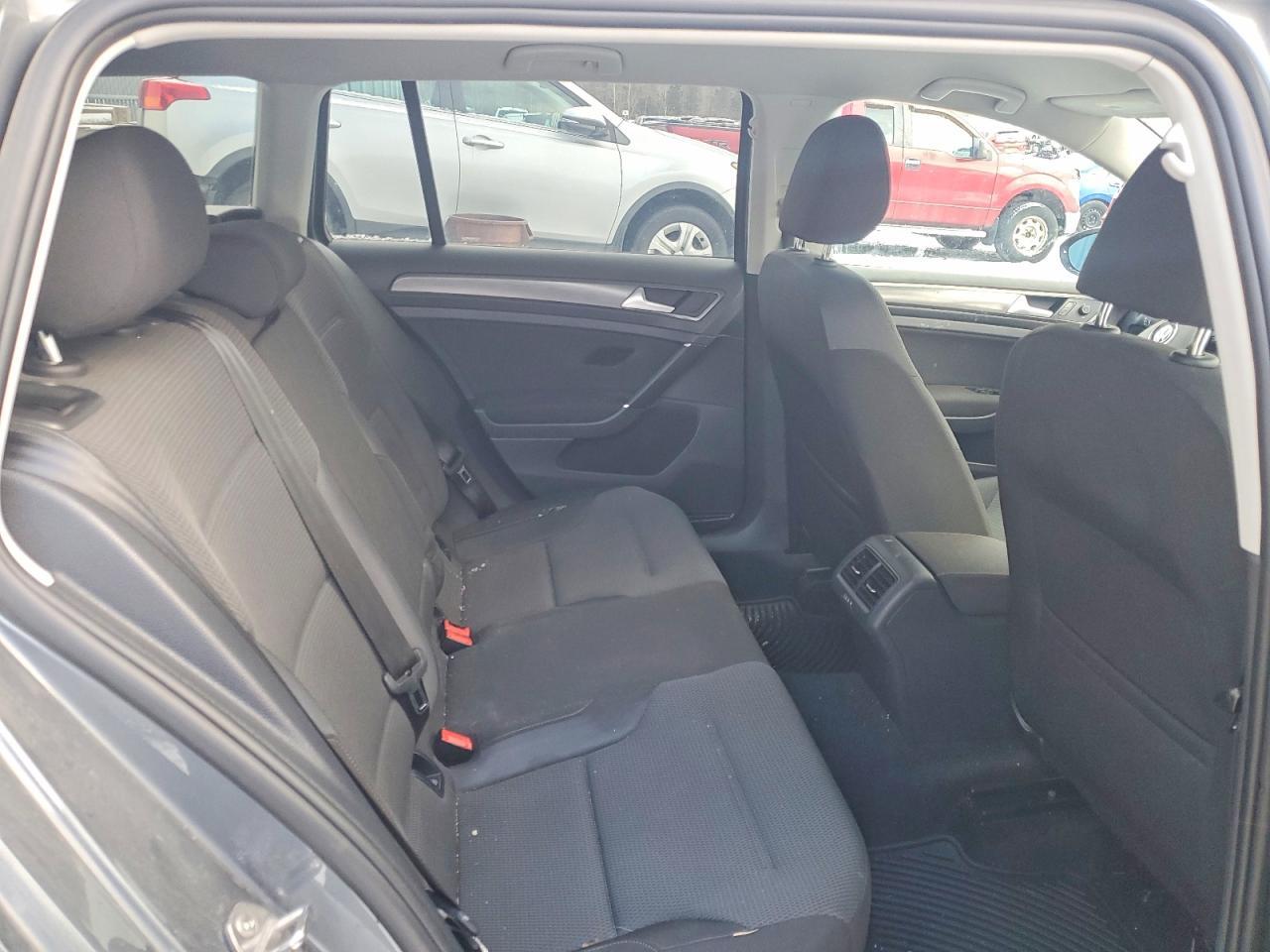 2019 Volkswagen Golf Sportwagen S - zdjęcie 10