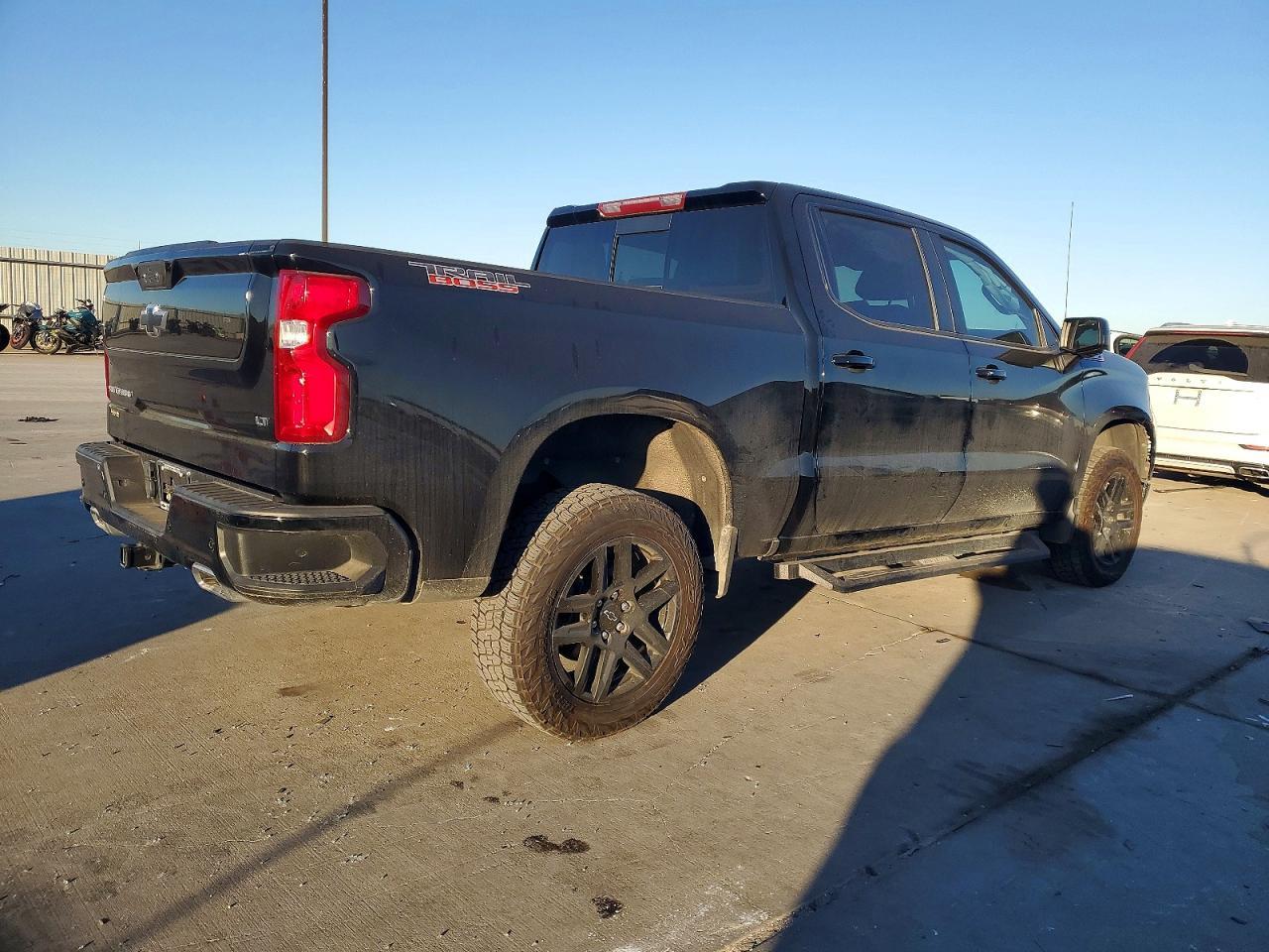 2022 Chevrolet Silverado K1500 Lt Trail Boss - zdjęcie 3