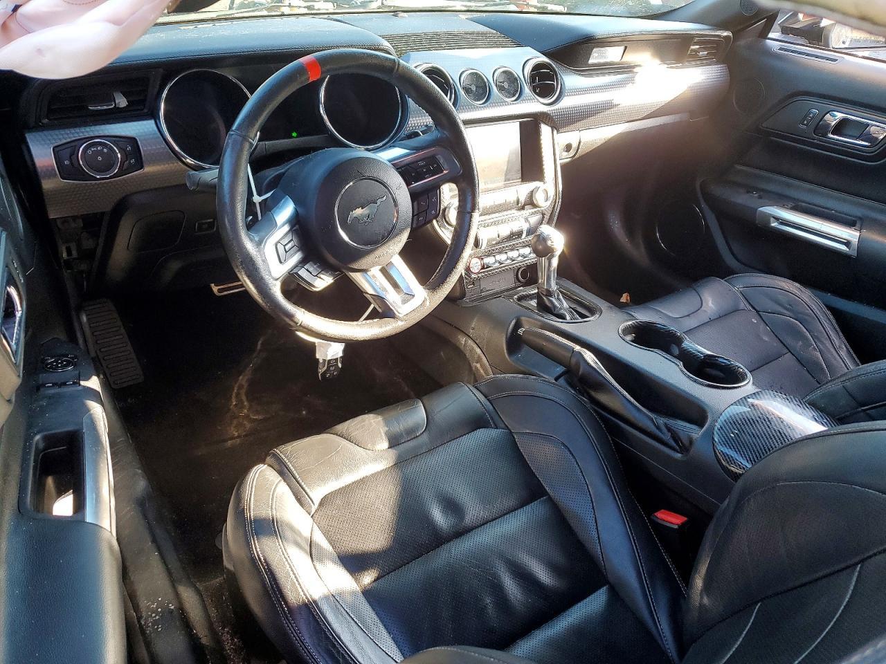 2015 Ford Mustang - zdjęcie 8