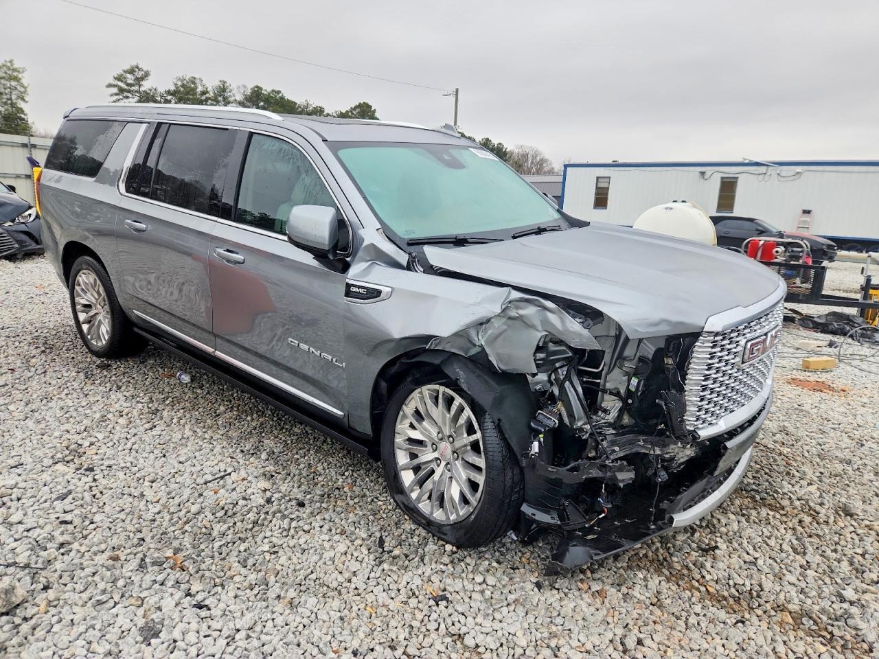 2023 GMC Yukon Xl Denali - zdjęcie 4