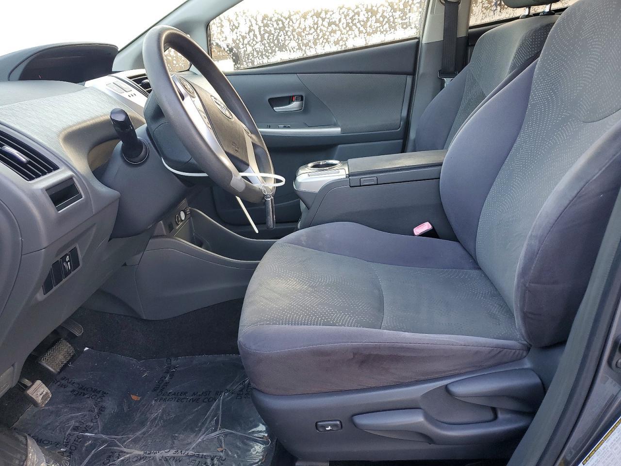 2013 Toyota Prius V - zdjęcie 7