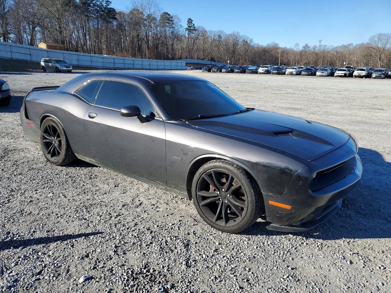 2016 Dodge Challenger R/T - zdjęcie 4