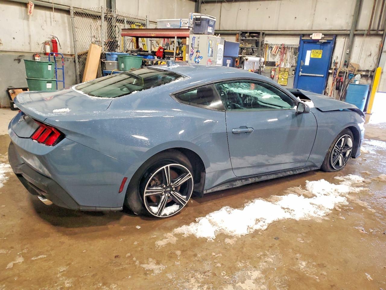 2024 Ford Mustang - zdjęcie 3