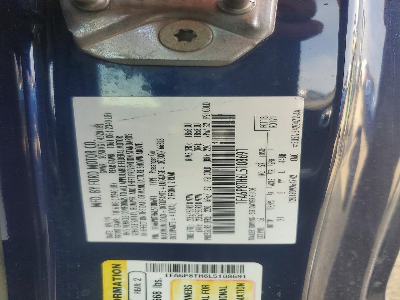 2020 Ford Mustang - zdjęcie 13