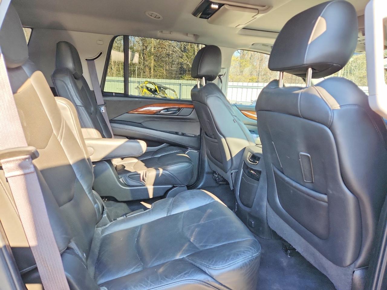 2016 Cadillac Escalade Luxury - zdjęcie 11