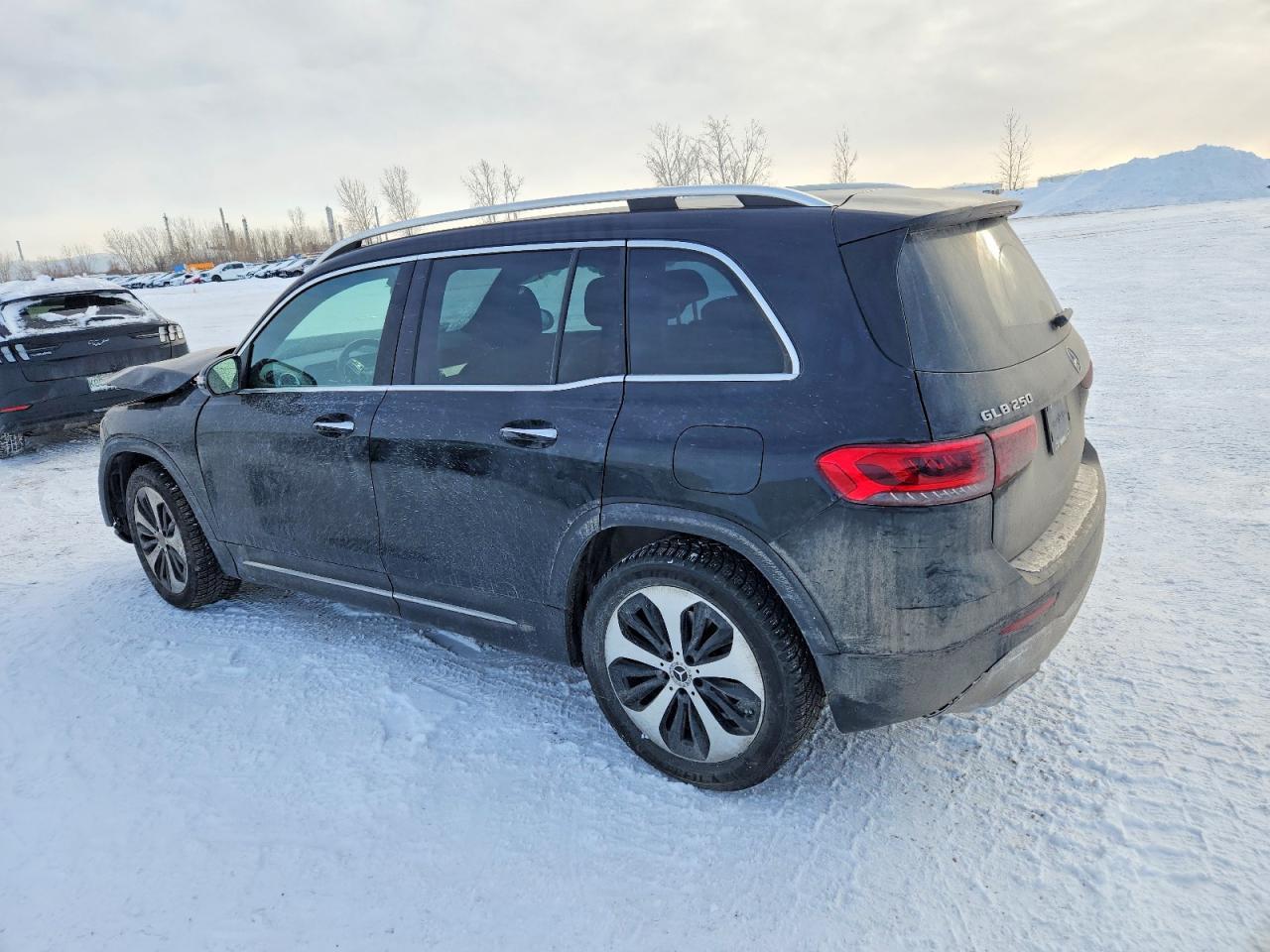 2022 Mercedes-Benz Truck Glb250 4Dr Awd - zdjęcie 2