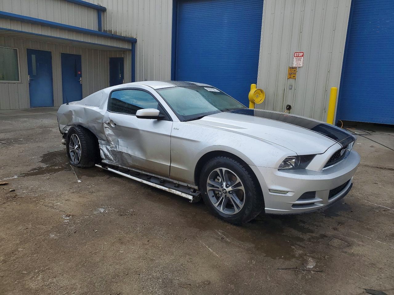 2014 Ford Mustang - zdjęcie 4
