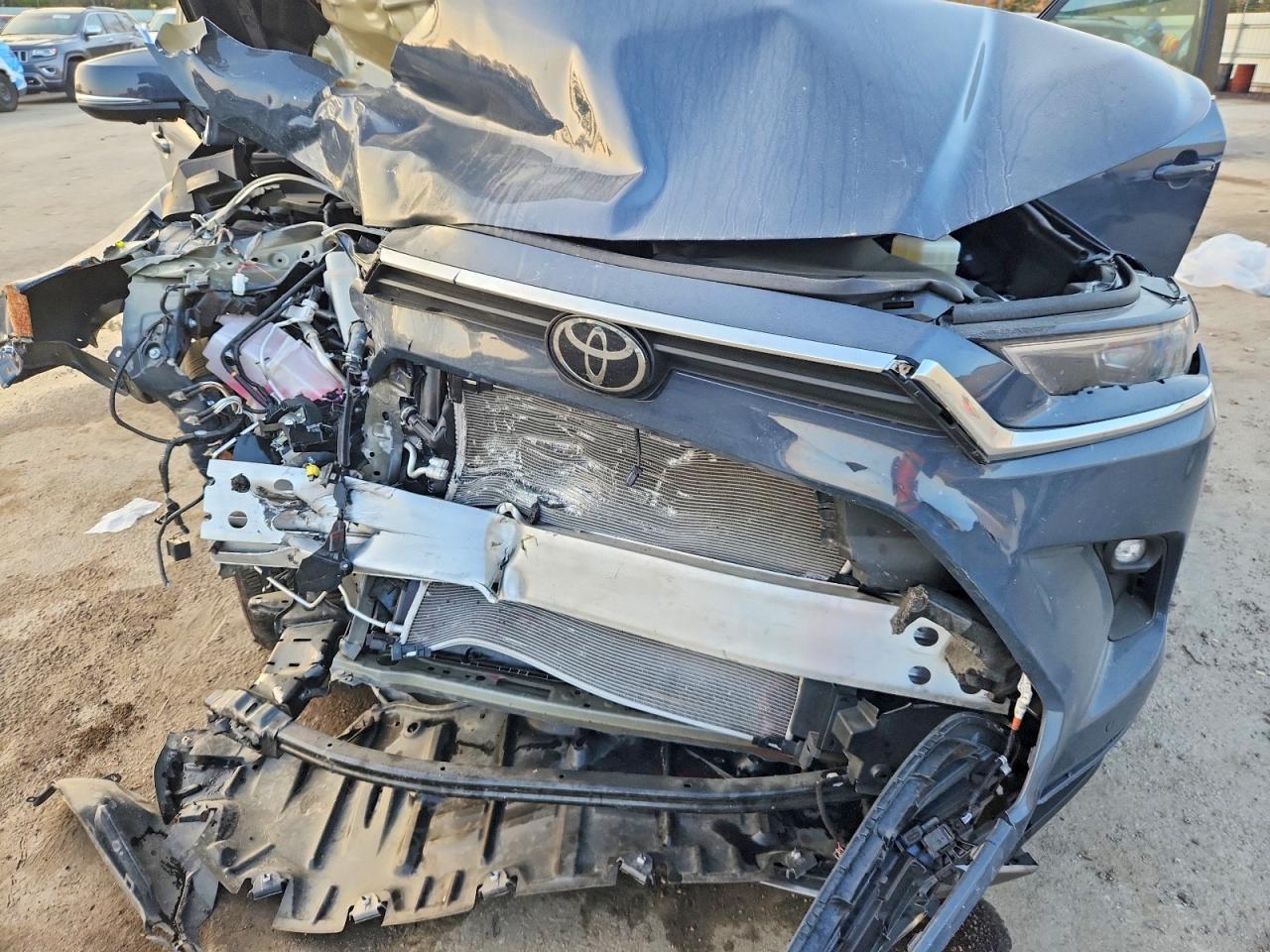 2025 Toyota Grand Highlander Limited - zdjęcie 12