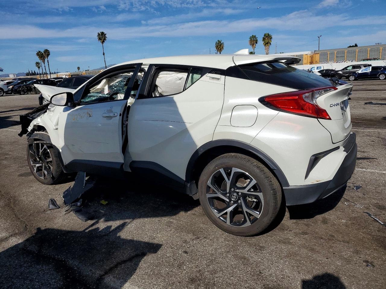 2018 Toyota C-Hr Xle Premium - zdjęcie 2
