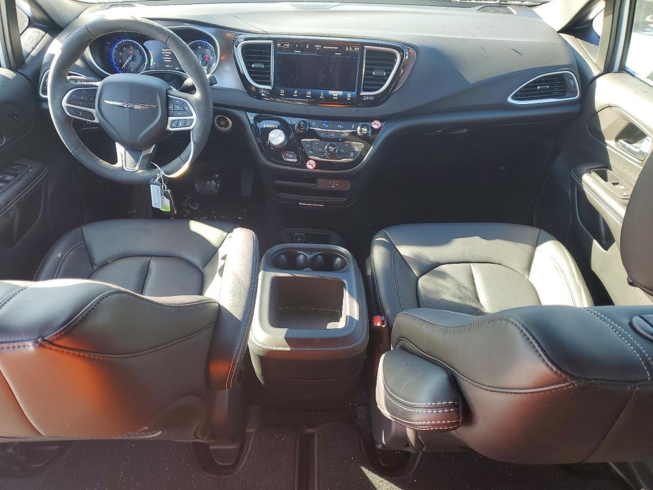 2026 Chrysler Pacifica Select - zdjęcie 8