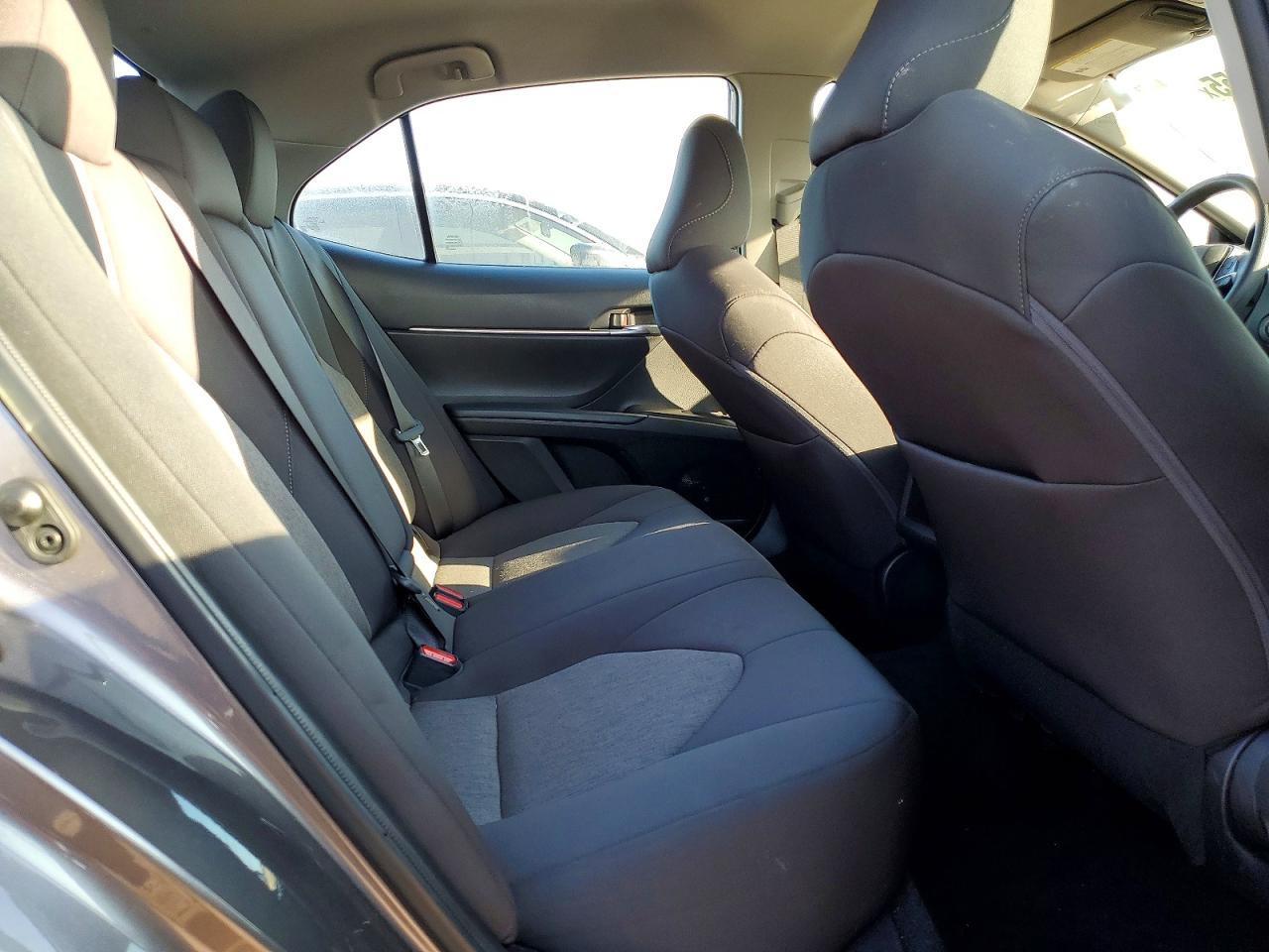 2024 Toyota Camry Le - zdjęcie 10