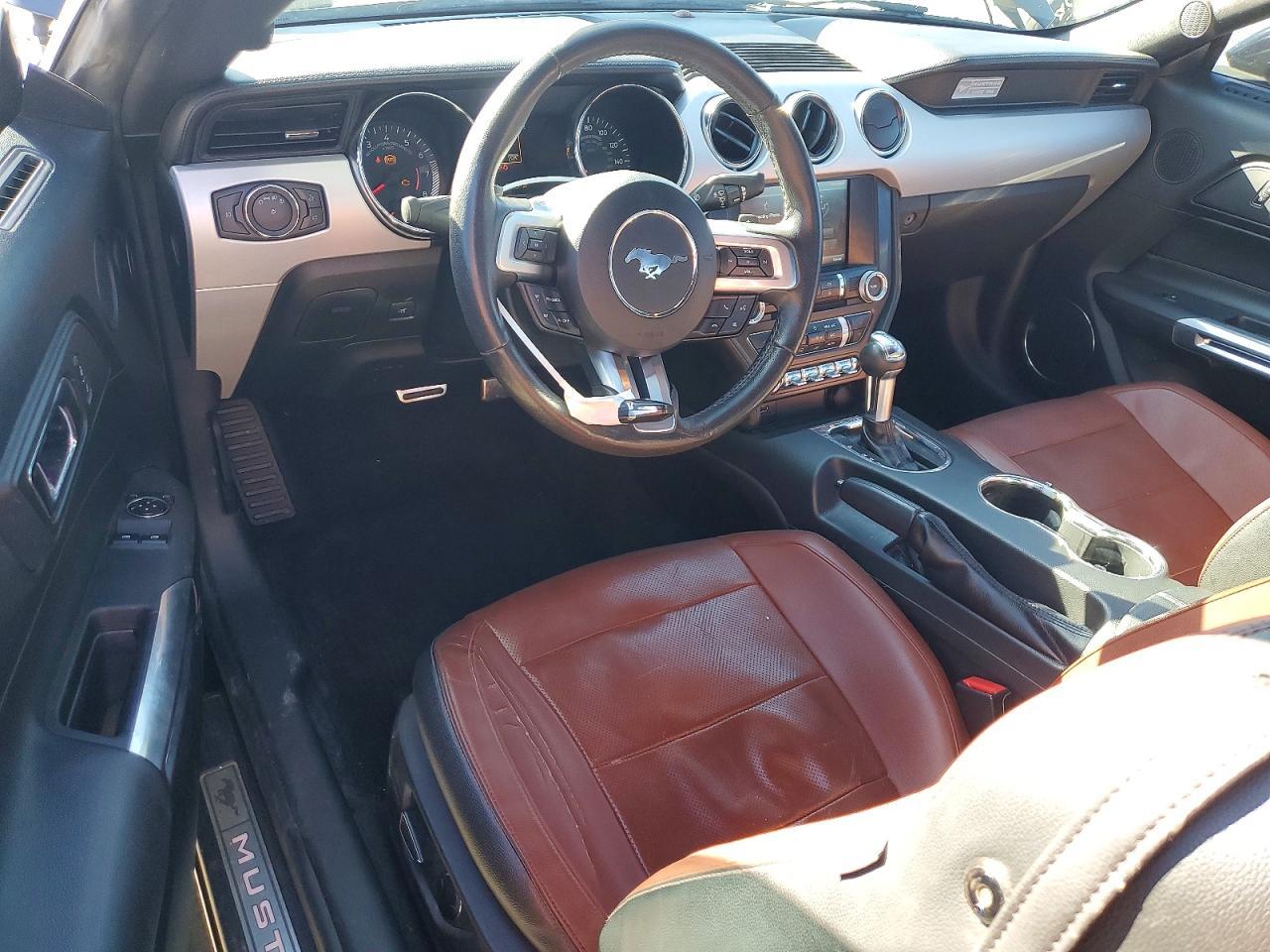 2015 Ford Mustang - zdjęcie 8