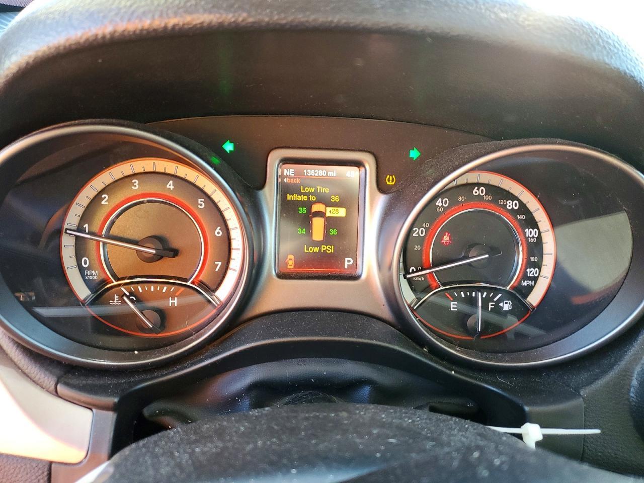 2016 Dodge Journey Crossroad - zdjęcie 9