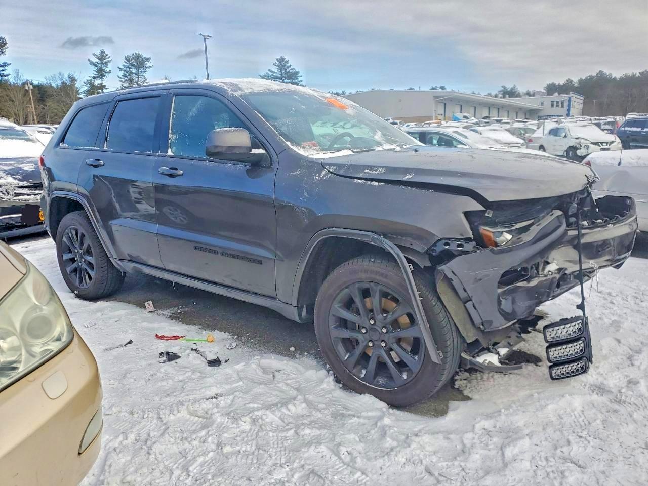 2021 Jeep Grand Cherokee Laredo - zdjęcie 4