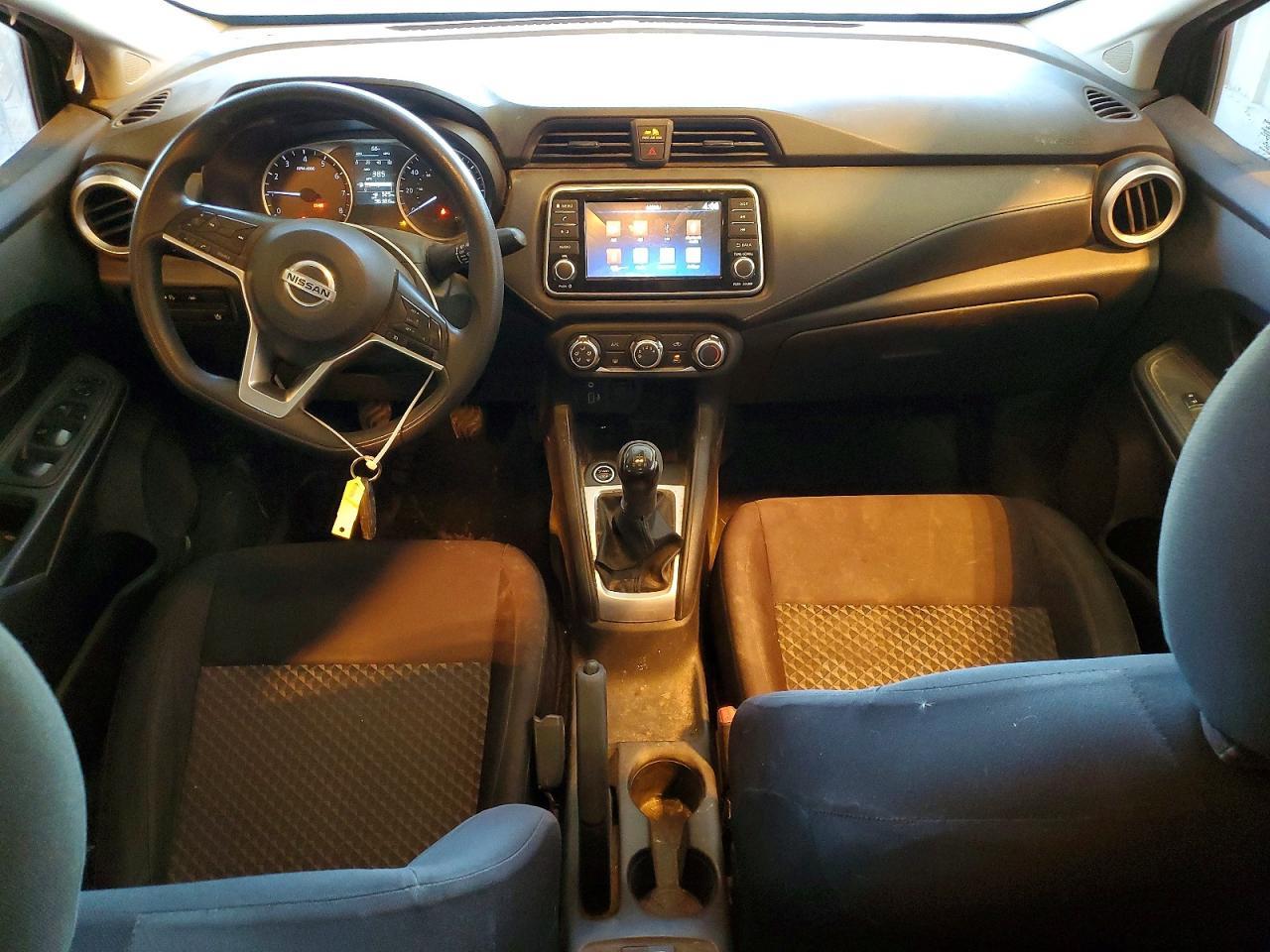2021 Nissan Versa S - zdjęcie 8