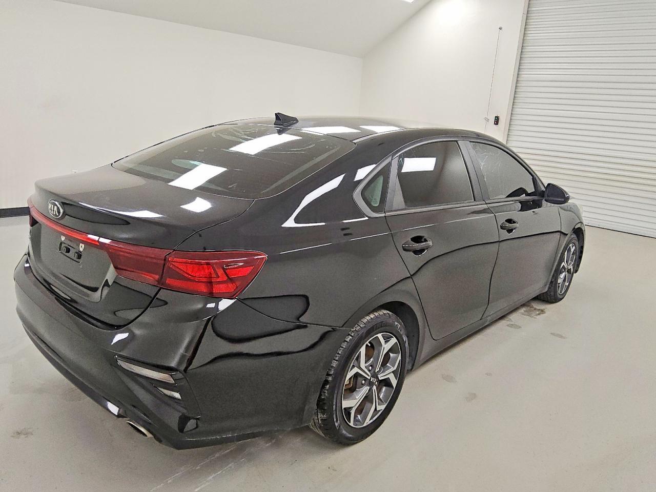 2021 Kia Forte Fe - zdjęcie 3