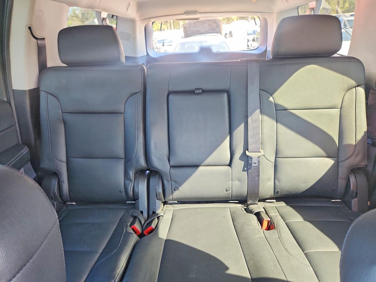 2019 Chevrolet Suburban K1500 Ls - zdjęcie 10