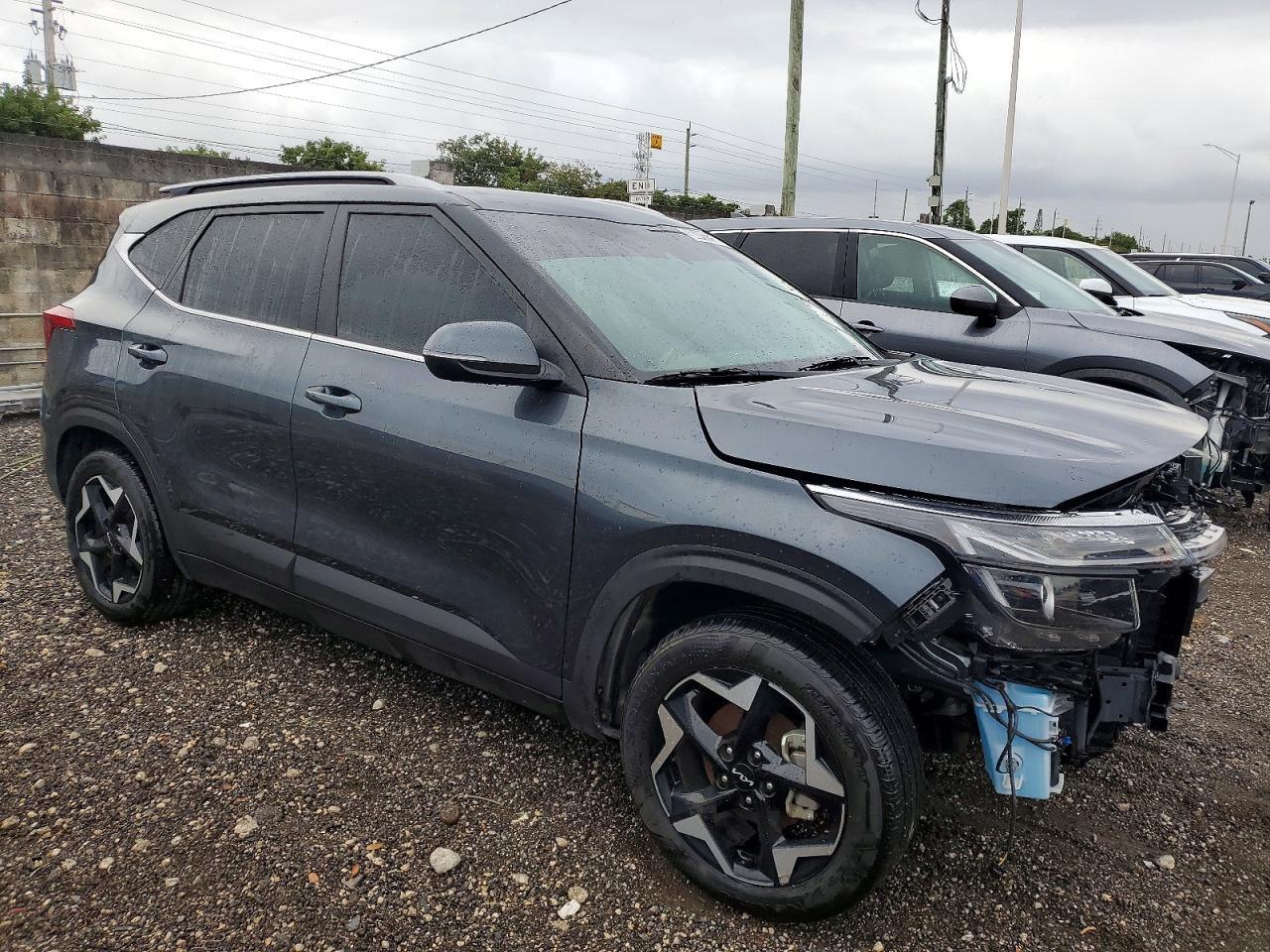 2025 Kia Seltos Ex - zdjęcie 4