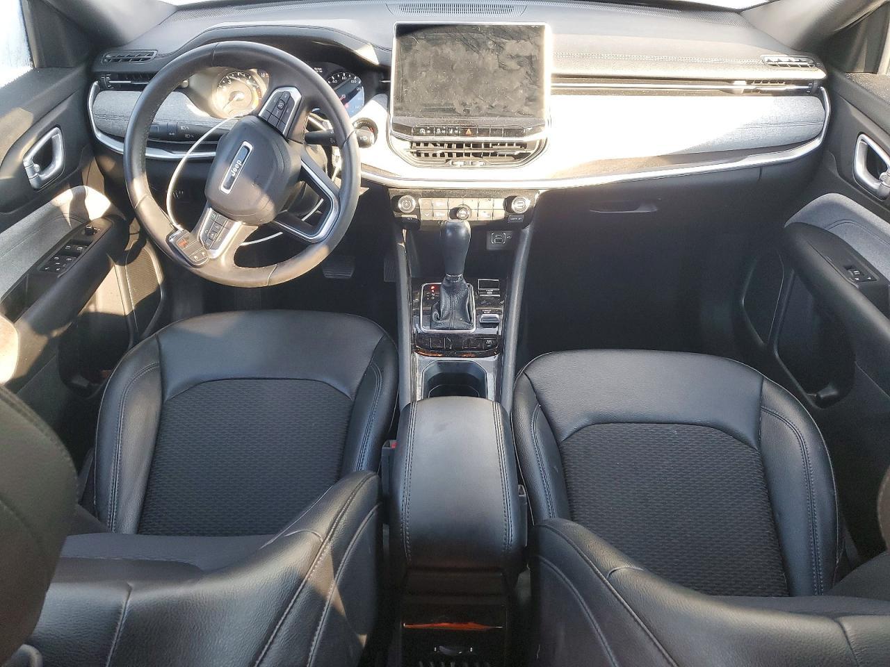 2023 Jeep Compass Latitude - zdjęcie 8