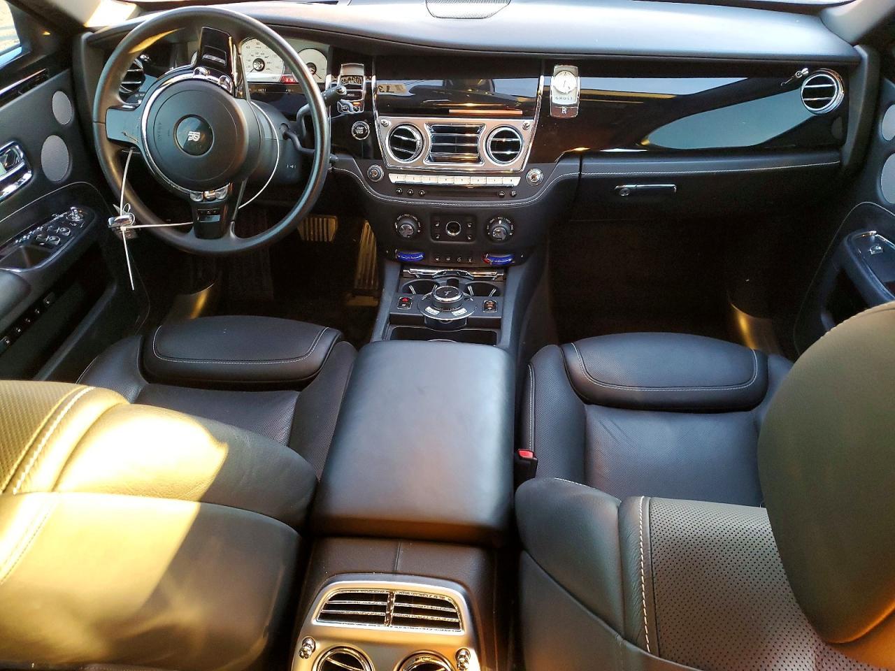 2019 Rolls-Royce Ghost - zdjęcie 8